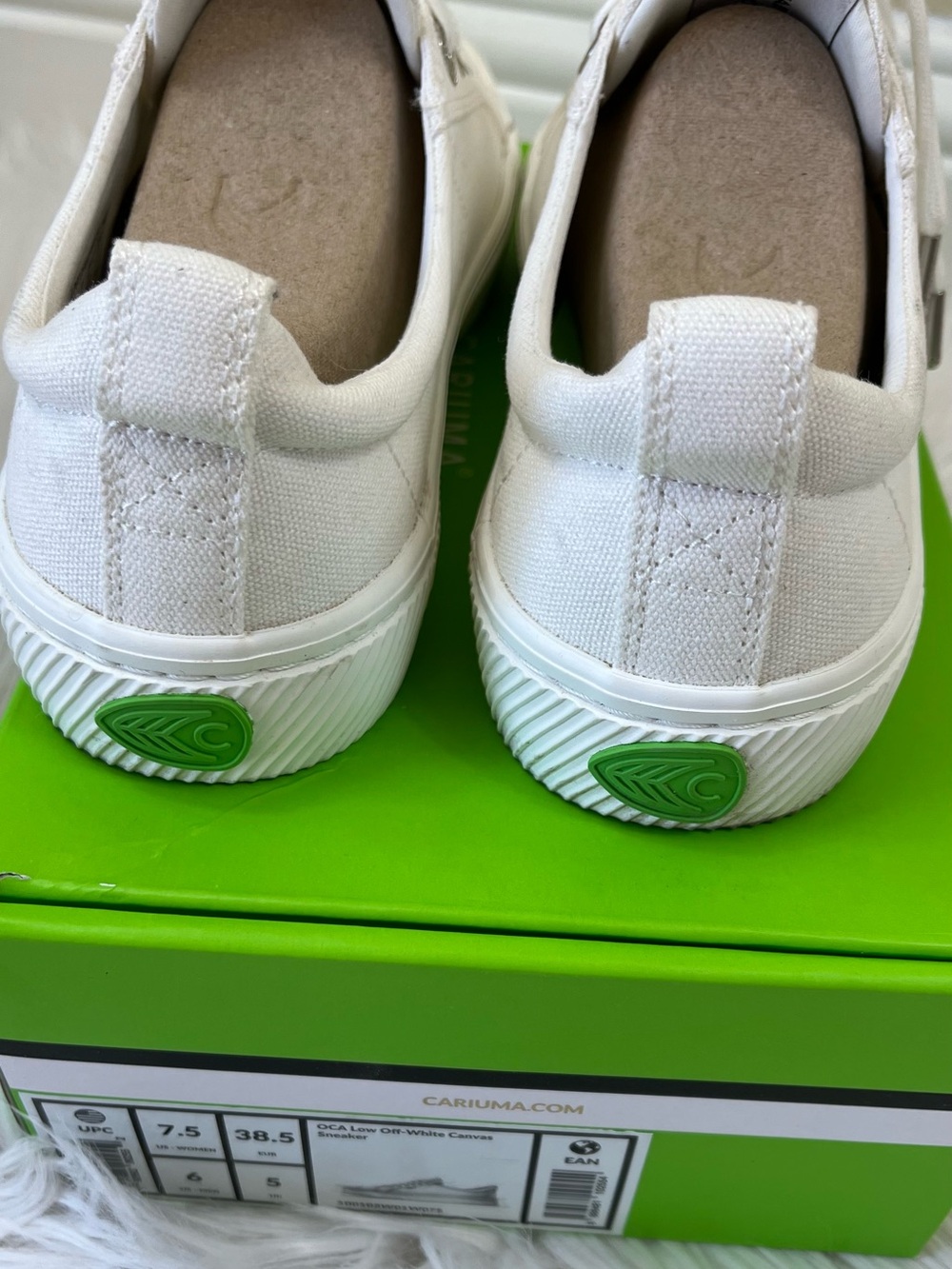 Cariuma white low canvas sneakers, tennis shoes, organic cotton, size 7.5 - Picture 5 of 10